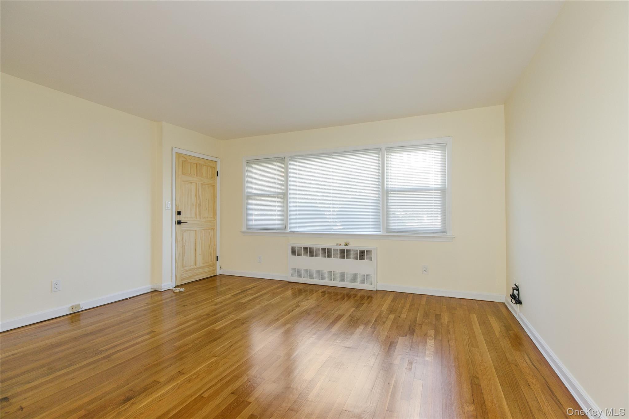 #13 photo, 22114 Fairbury Avenue, クイーンズ区 Queens Village , NY 11428