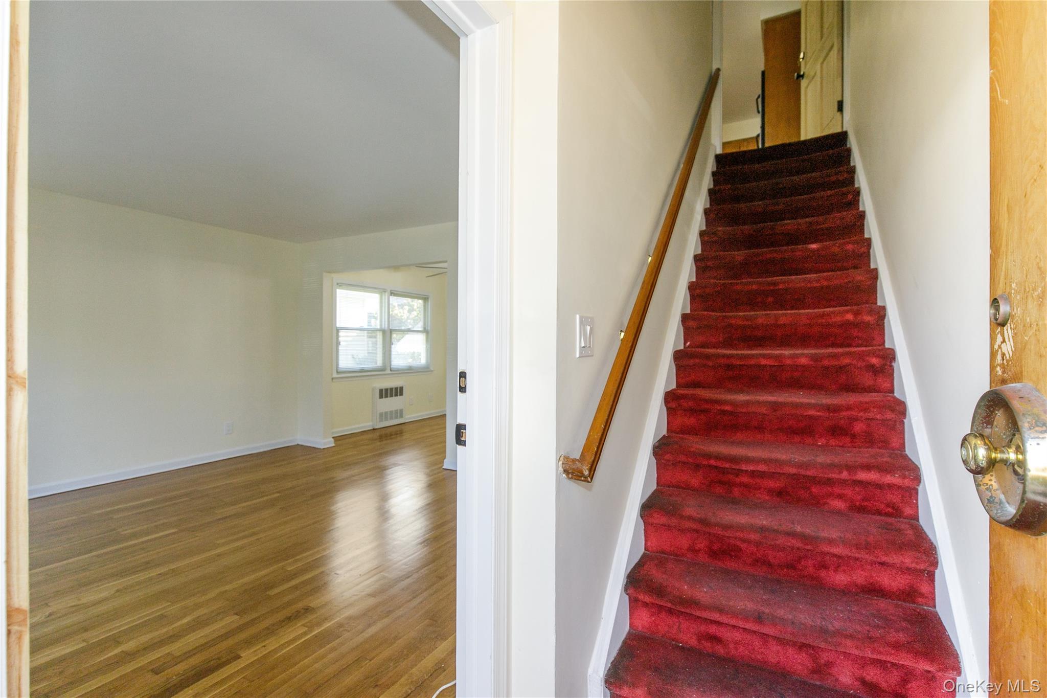 #3 photo, 22114 Fairbury Avenue, クイーンズ区 Queens Village , NY 11428