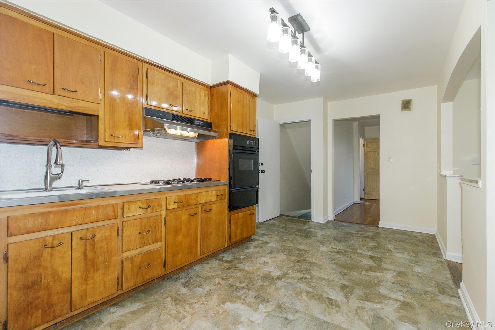 #7 photo, 22114 Fairbury Avenue, クイーンズ区 Queens Village , NY 11428