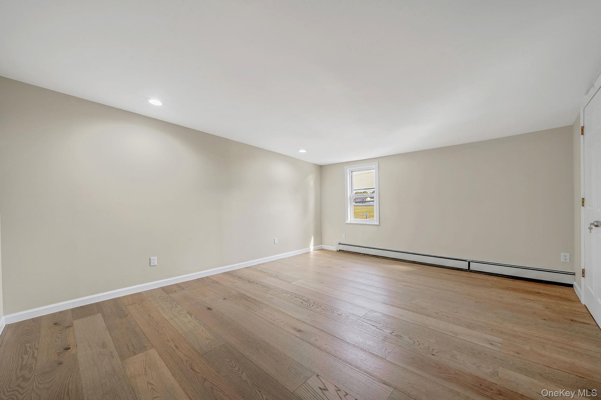 #15 photo, 37 Chickadee Lane, ナッソー郡 Levittown , NY 11756