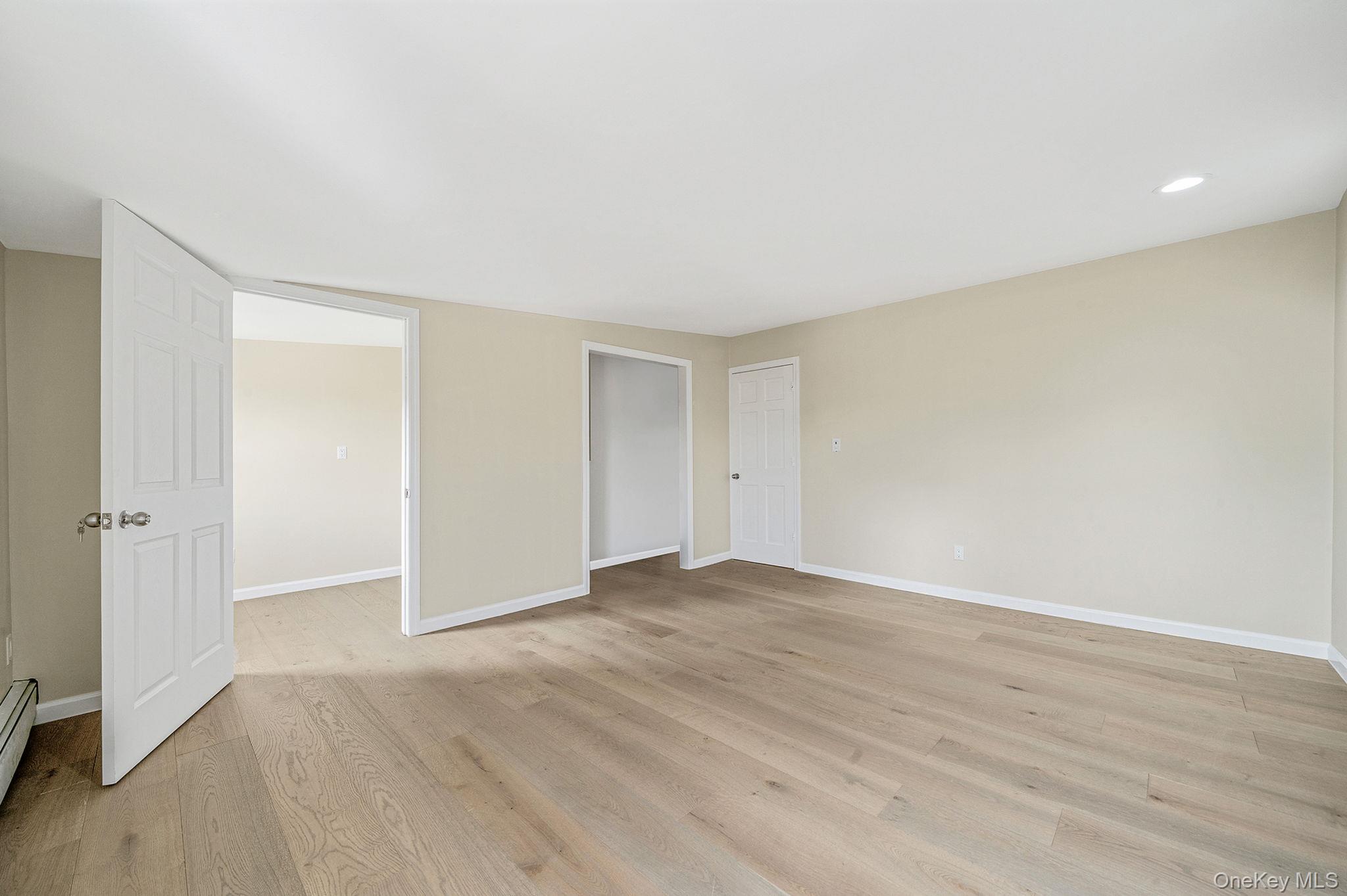 #16 photo, 37 Chickadee Lane, ナッソー郡 Levittown , NY 11756