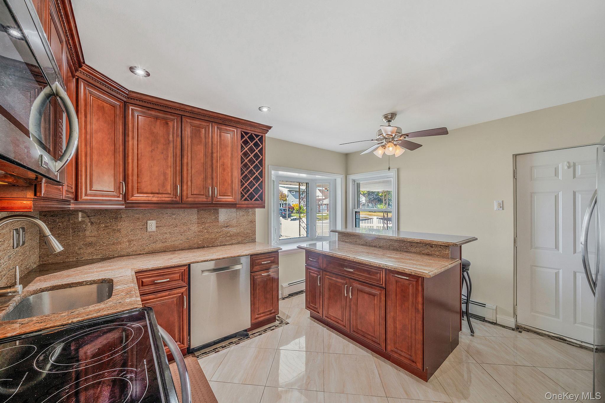 #6 photo, 37 Chickadee Lane, ナッソー郡 Levittown , NY 11756