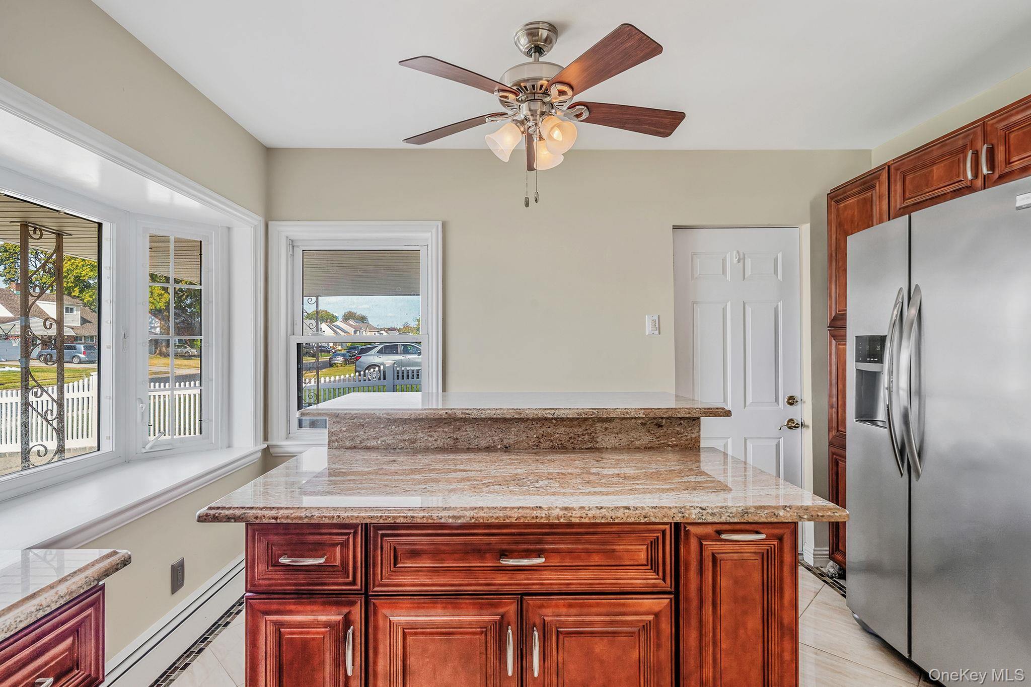 #7 photo, 37 Chickadee Lane, ナッソー郡 Levittown , NY 11756