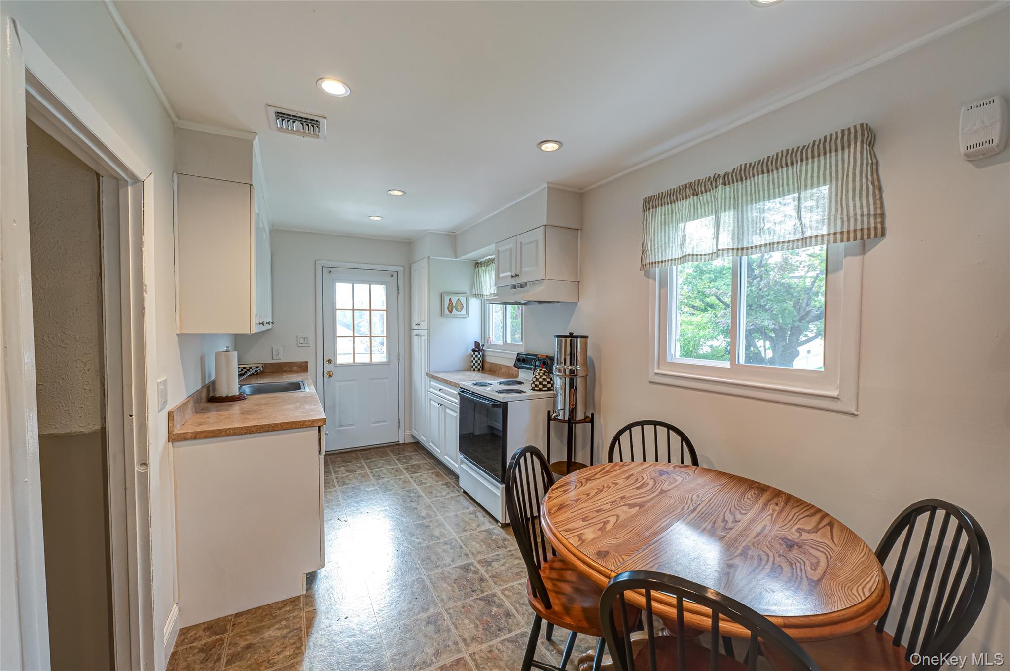 #5 photo, 159 Saint Nicholas Avenue, サフォーク郡 Smithtown , NY 11787