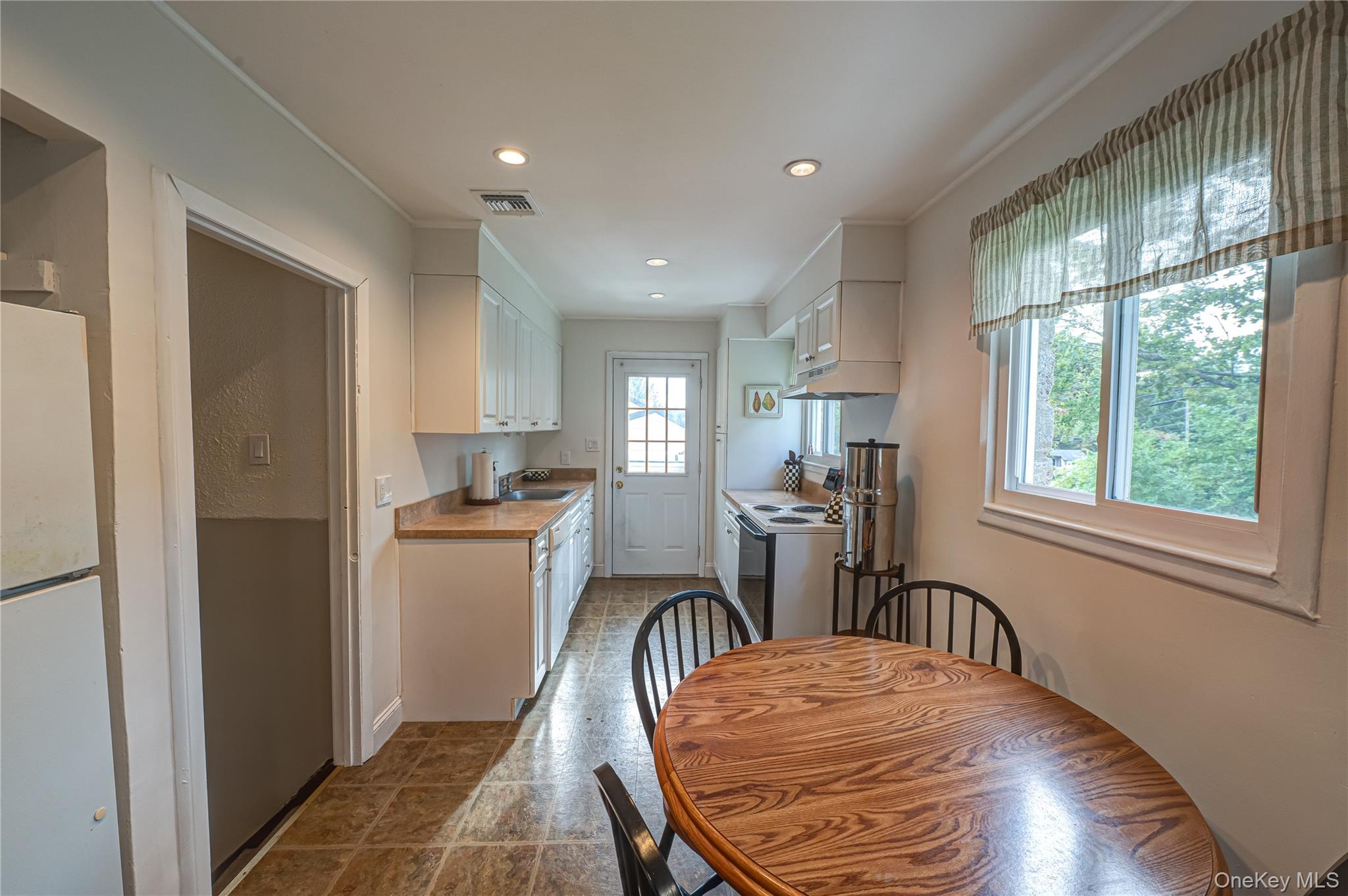 #6 photo, 159 Saint Nicholas Avenue, サフォーク郡 Smithtown , NY 11787