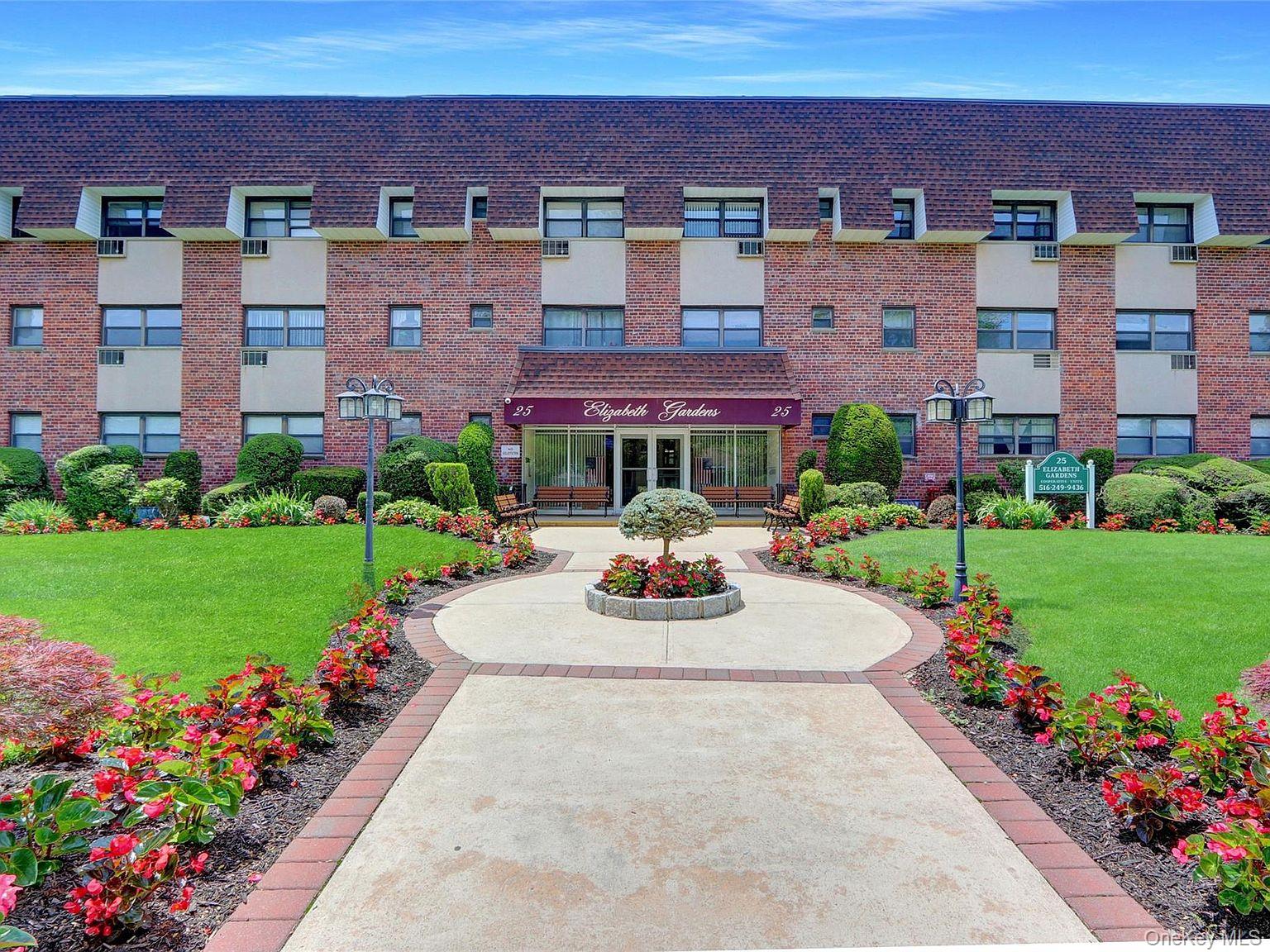 #1 photo, 25 Elizabeth Street, ナッソー郡 Farmingdale , NY 11735