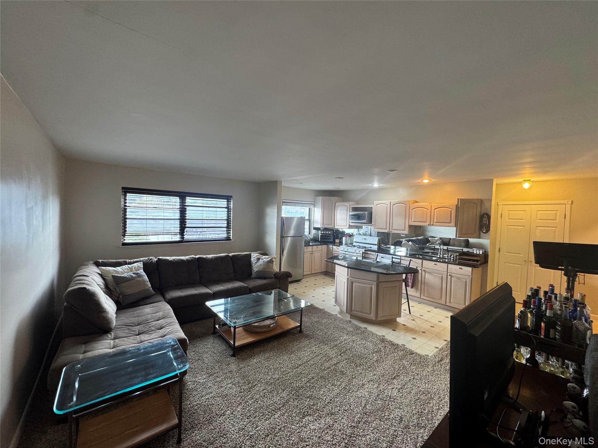 #3 photo, 25 Elizabeth Street, ナッソー郡 Farmingdale , NY 11735