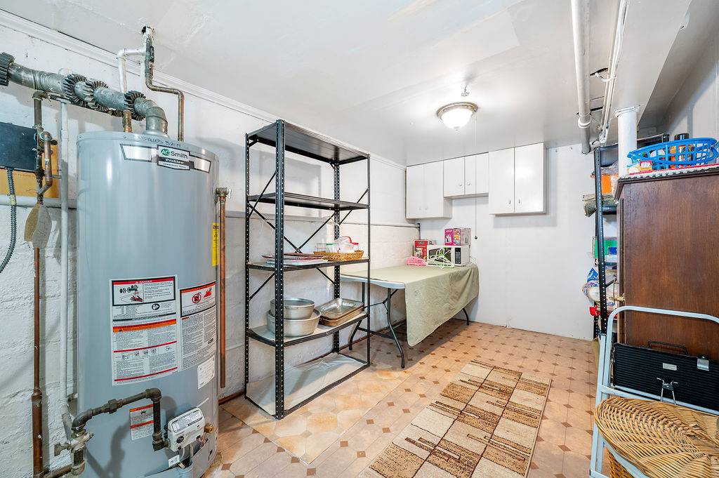 #19 photo, 78-14 64th Place, Glendale , NY 11385