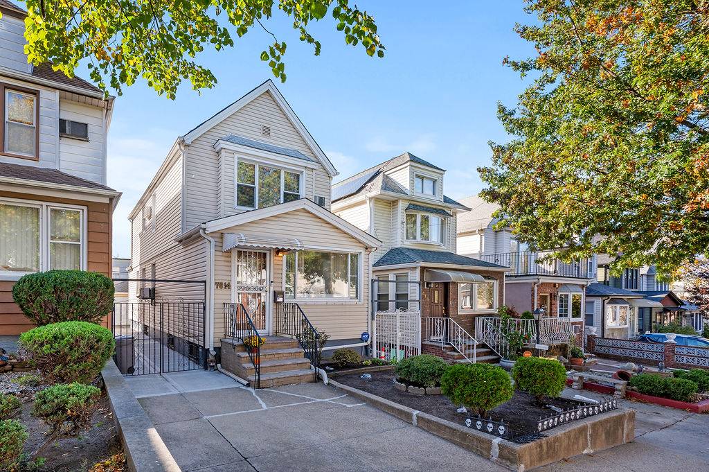 #2 photo, 78-14 64th Place, Glendale , NY 11385