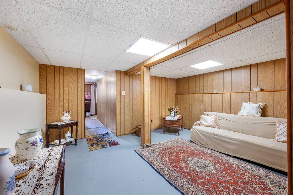 #21 photo, 78-14 64th Place, Glendale , NY 11385