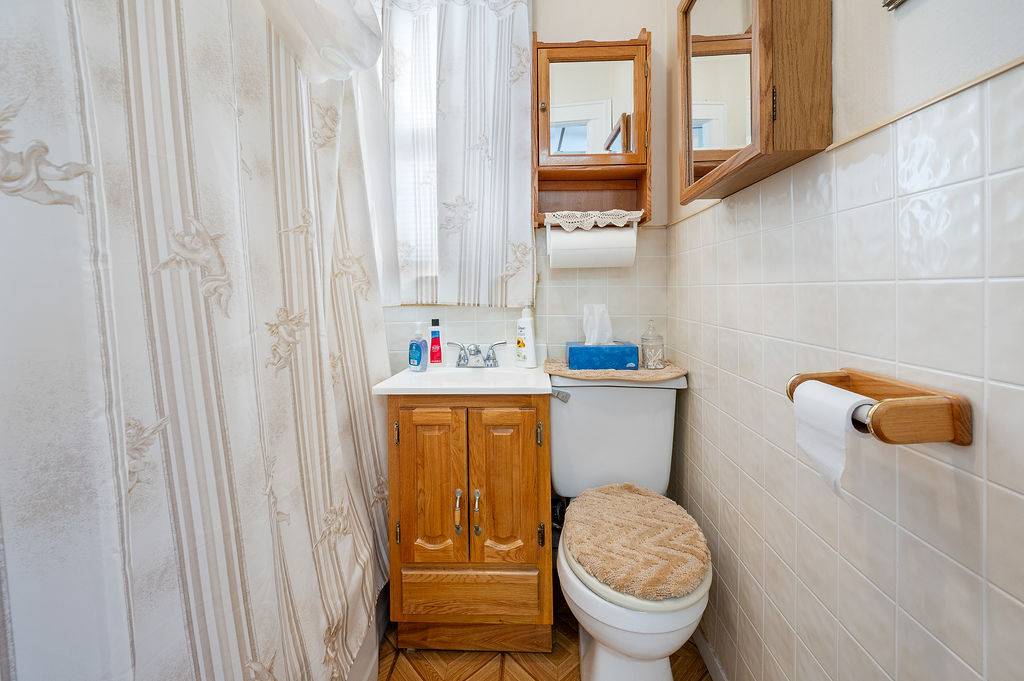 #22 photo, 78-14 64th Place, Glendale , NY 11385