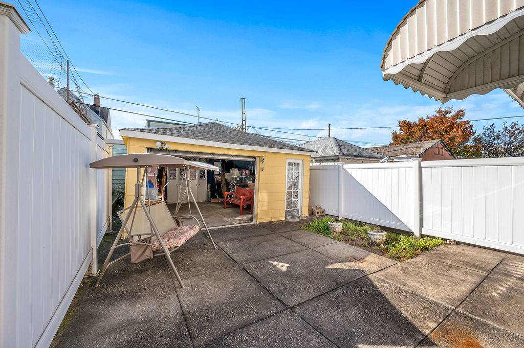 #23 photo, 78-14 64th Place, Glendale , NY 11385