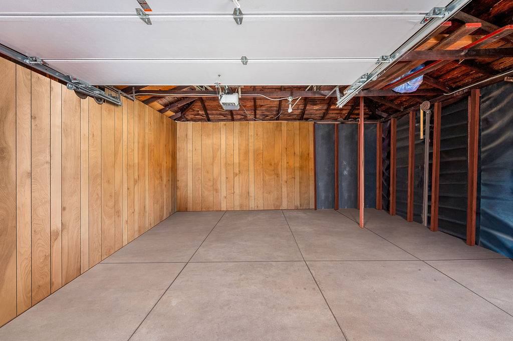 #24 photo, 78-14 64th Place, Glendale , NY 11385