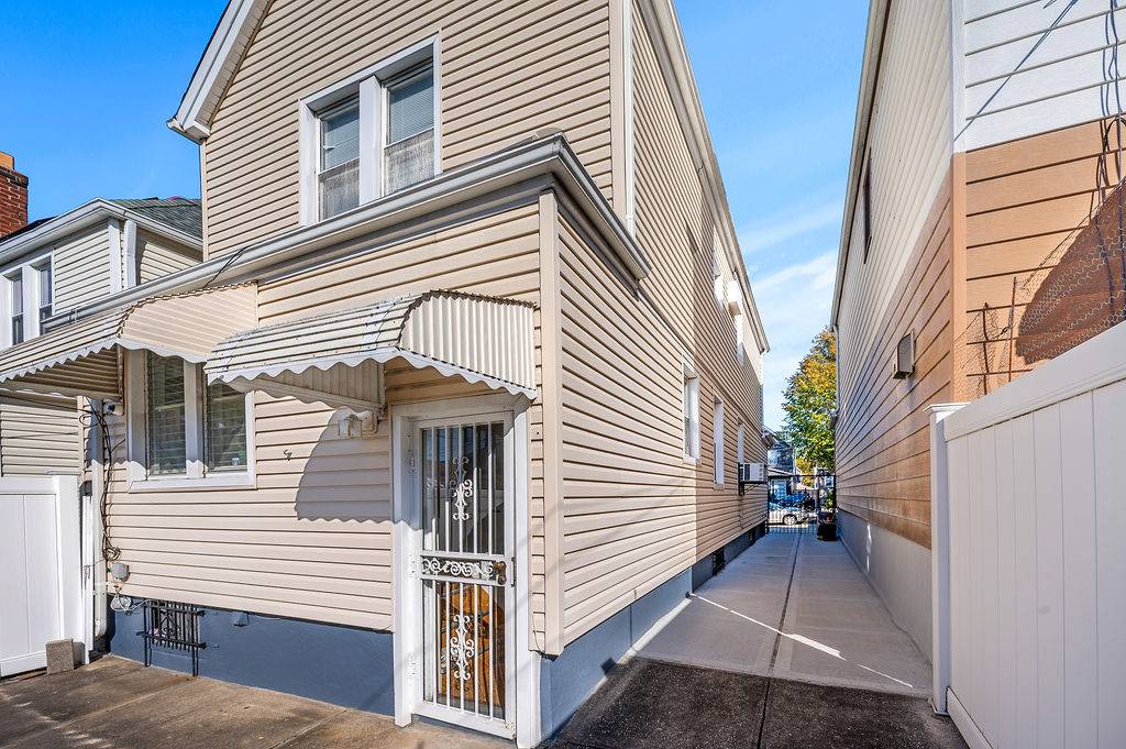 #26 photo, 78-14 64th Place, Glendale , NY 11385