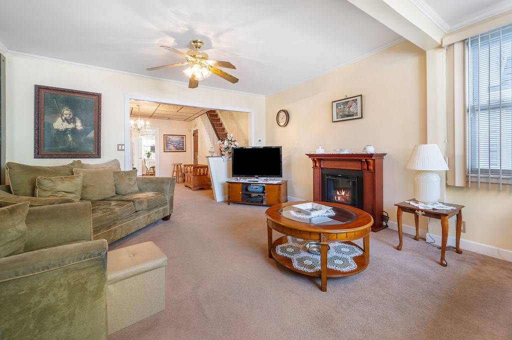 #5 photo, 78-14 64th Place, Glendale , NY 11385