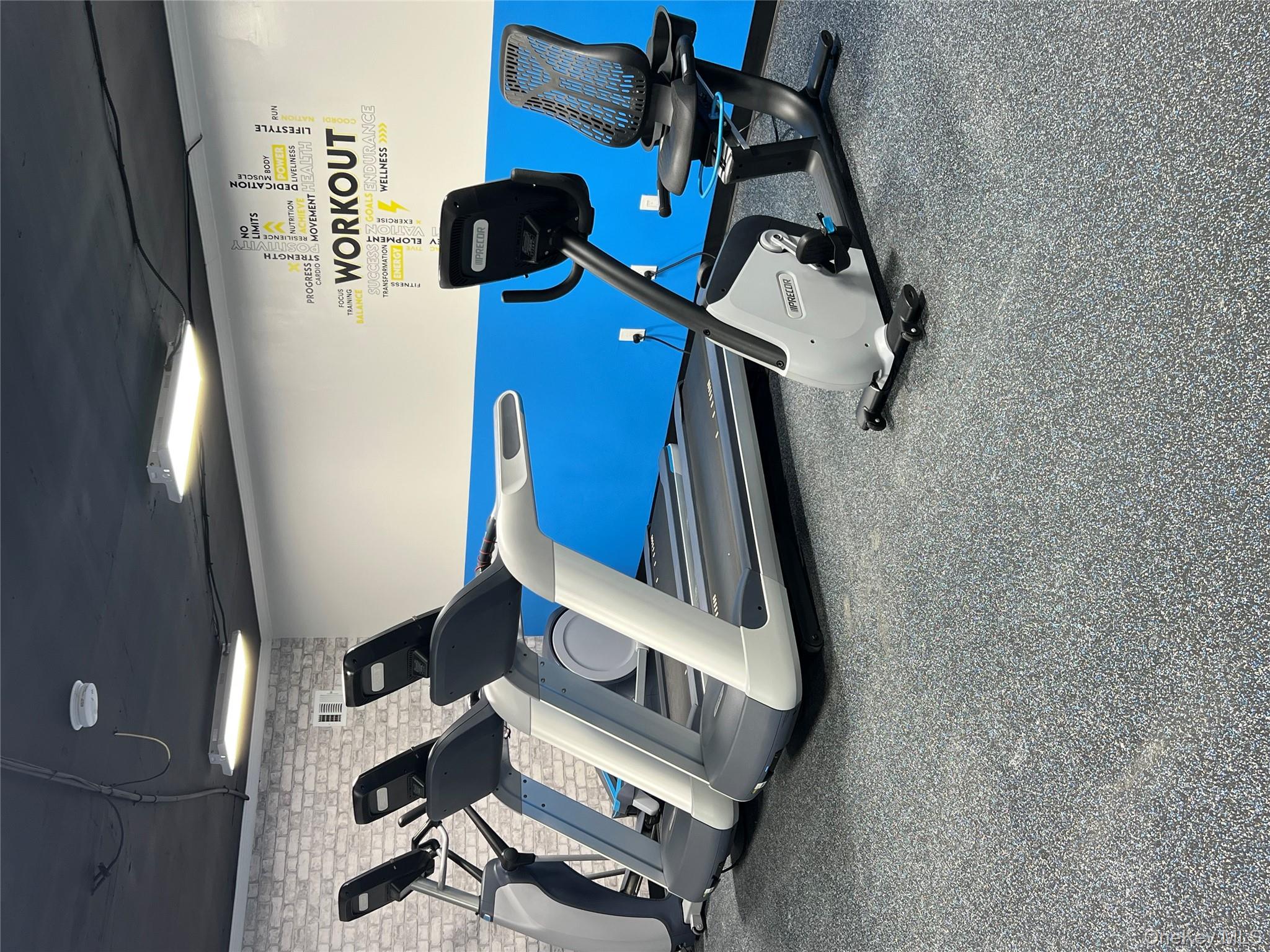 #6 photo, Central Islip, サフォーク郡 Central Islip , NY 11722