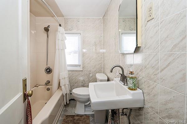 #13 photo, 44 Orchard Street, Hauppauge , NY 11788