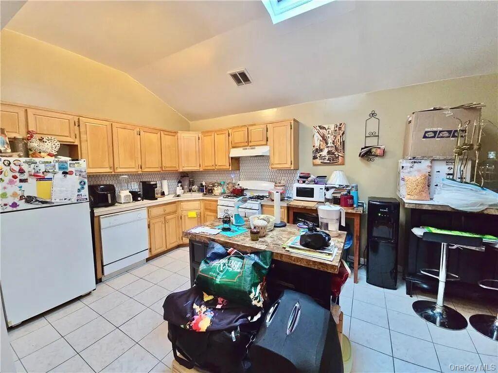 #4 photo, 2737 Lawton Avenue, ブロンクス区 Bronx , NY 10465