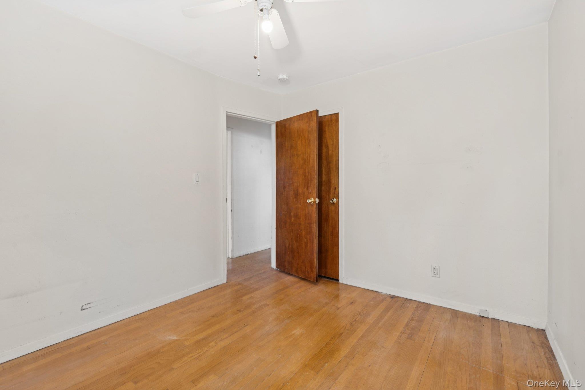 #12 photo, 17 Whitman Avenue, Syosset , NY 11791