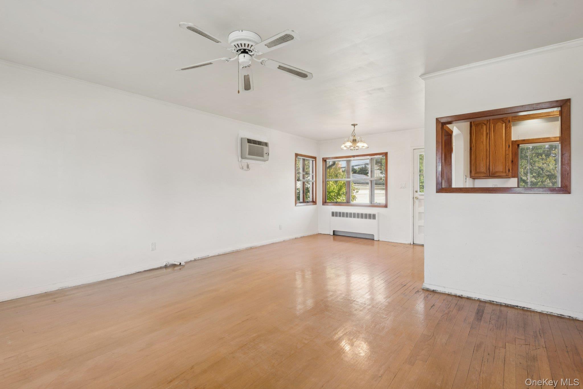 #4 photo, 17 Whitman Avenue, Syosset , NY 11791