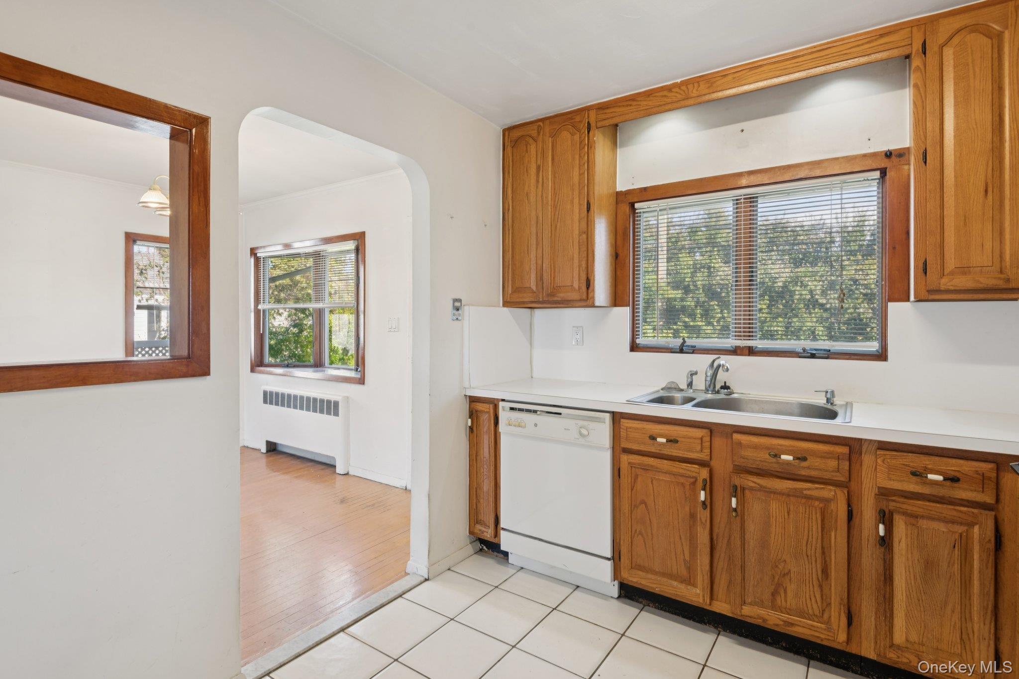 #7 photo, 17 Whitman Avenue, Syosset , NY 11791