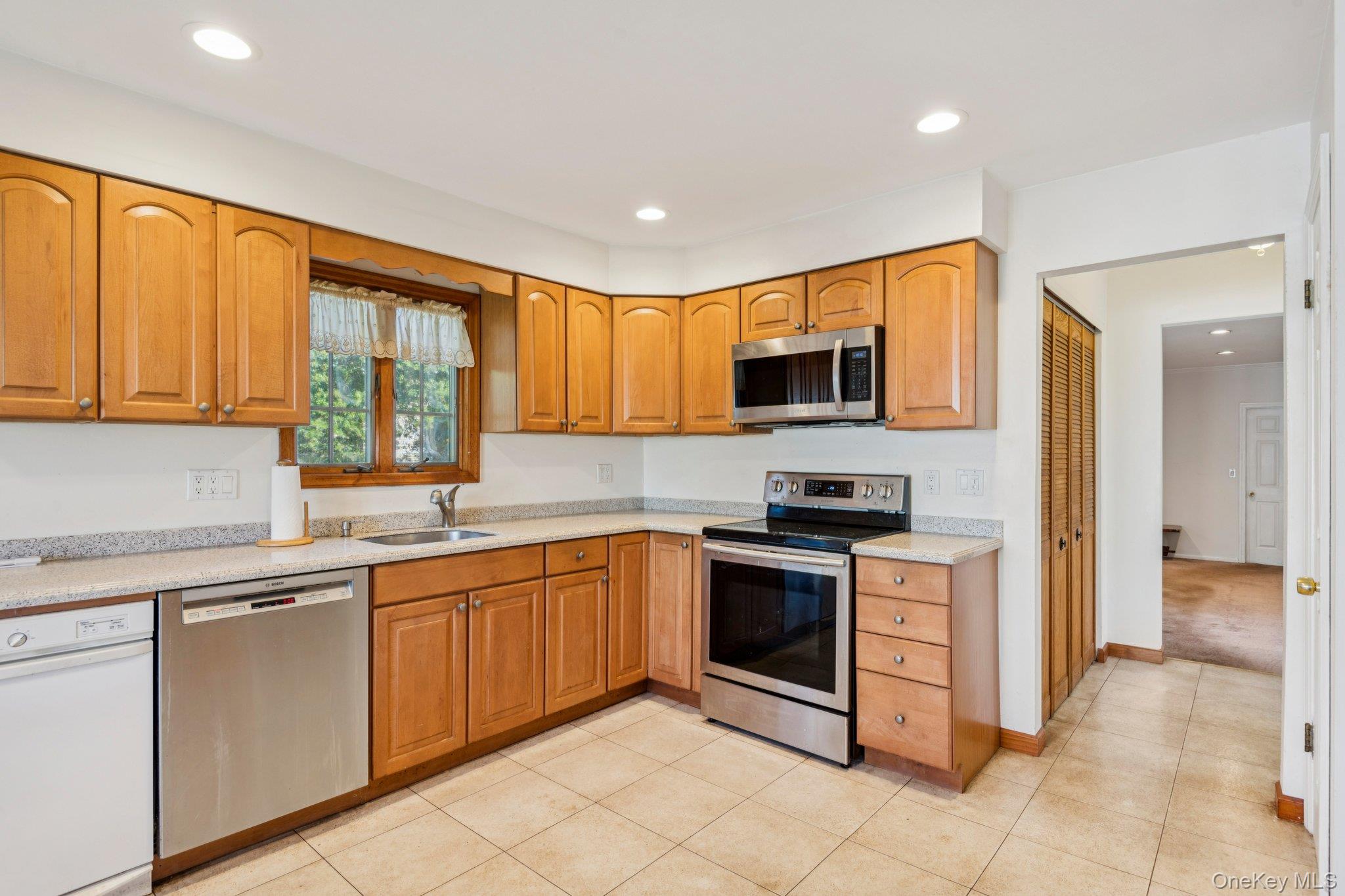 #13 photo, 10 Aron Drive, Woodbury , NY 11797