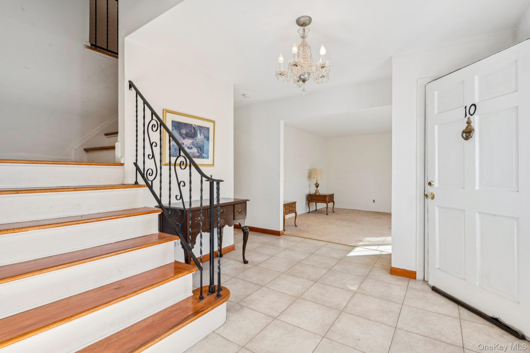 #5 photo, 10 Aron Drive, Woodbury , NY 11797