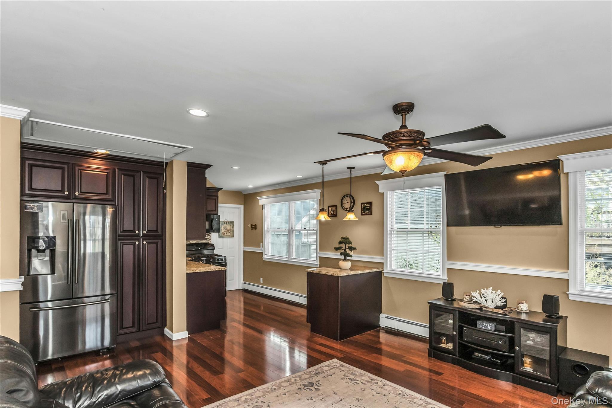 #4 photo, 2466 Army Place, ナッソー郡 Bellmore , NY 11710