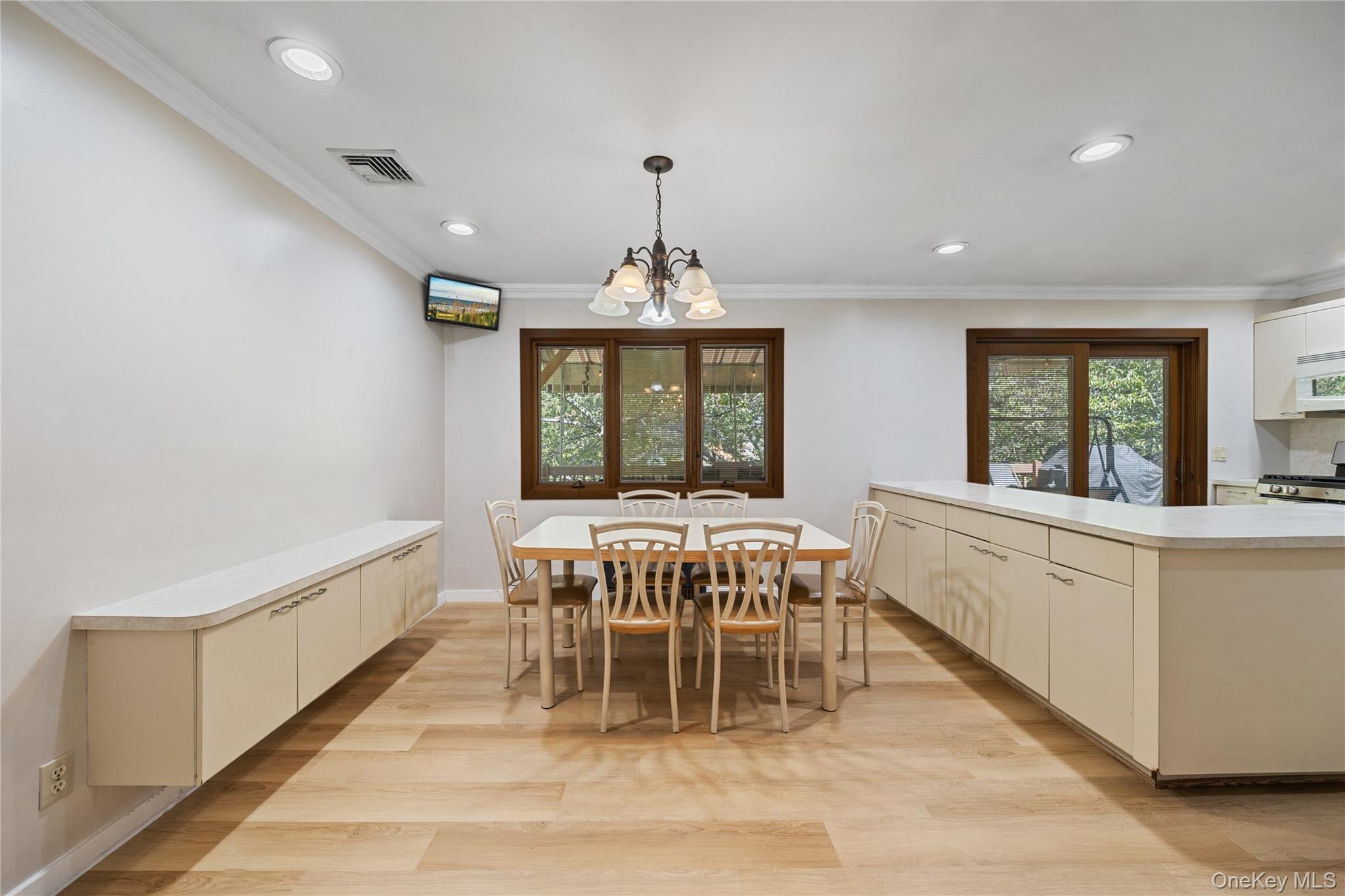 #8 photo, 8 Dunn Road, Airmont , NY 10952