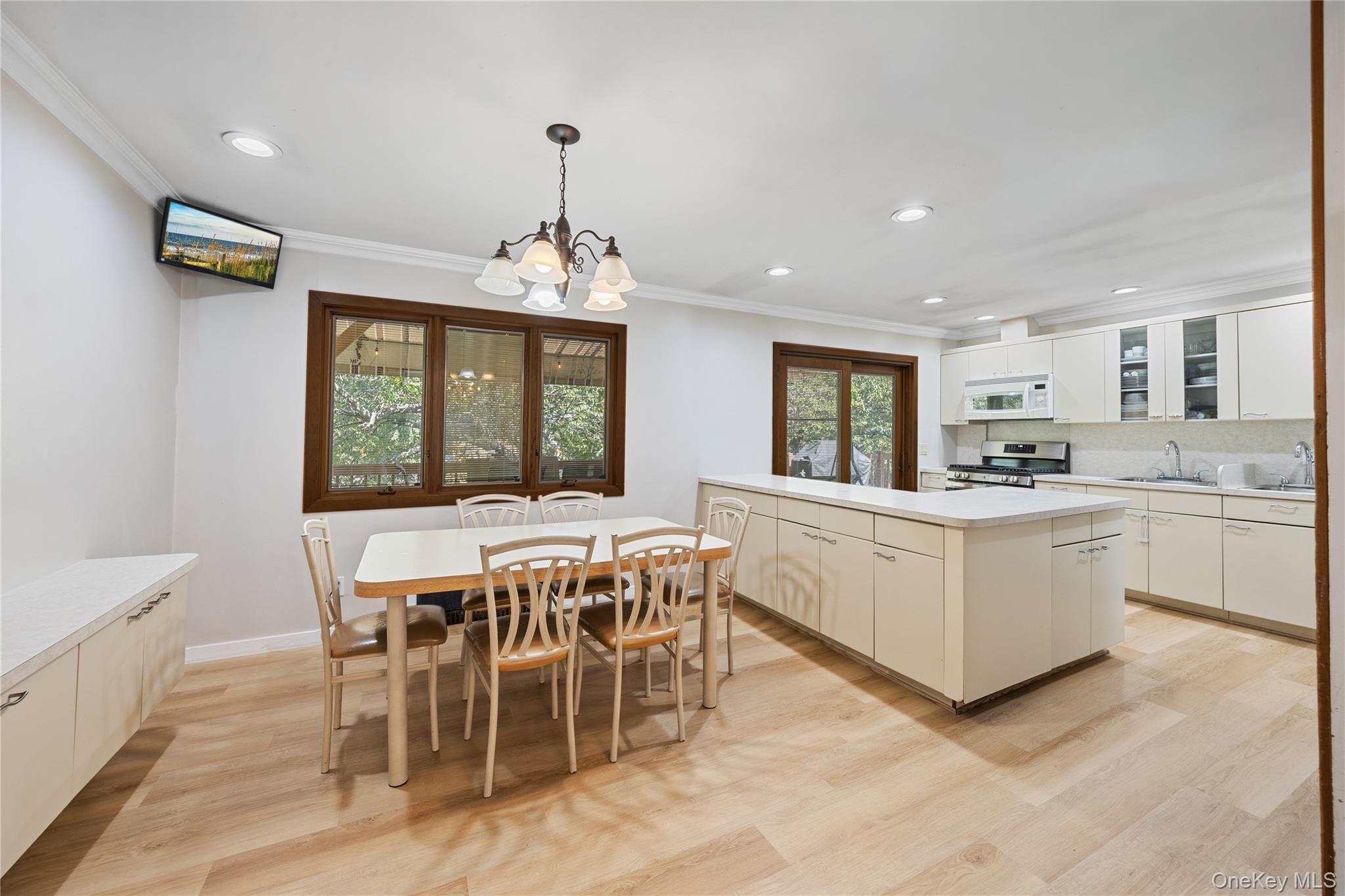 #9 photo, 8 Dunn Road, Airmont , NY 10952