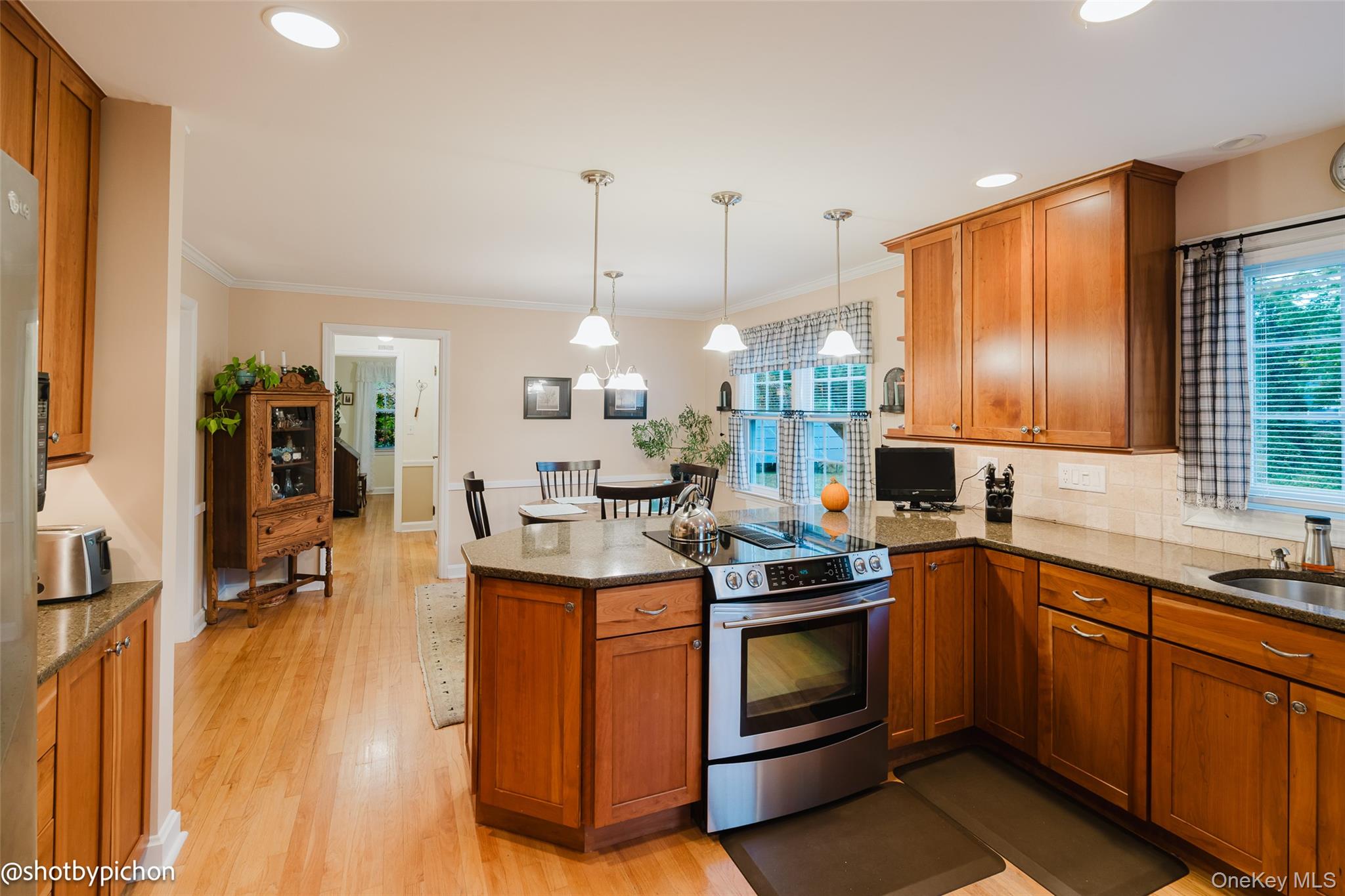 #10 photo, 102 Cedar Avenue, Poughkeepsie , NY 12603