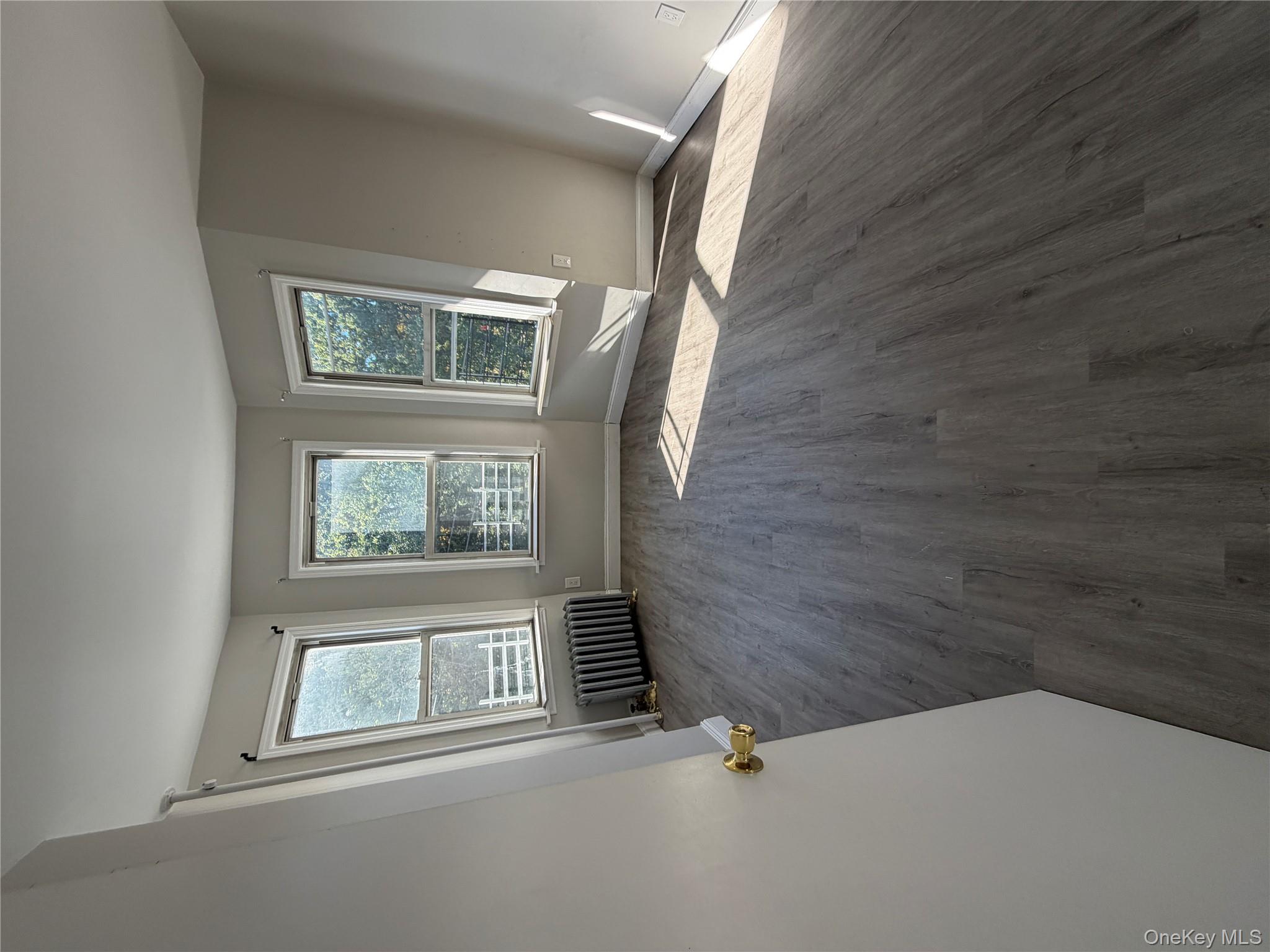 #4 photo, 31 Spruce Street, Yonkers , NY 10701