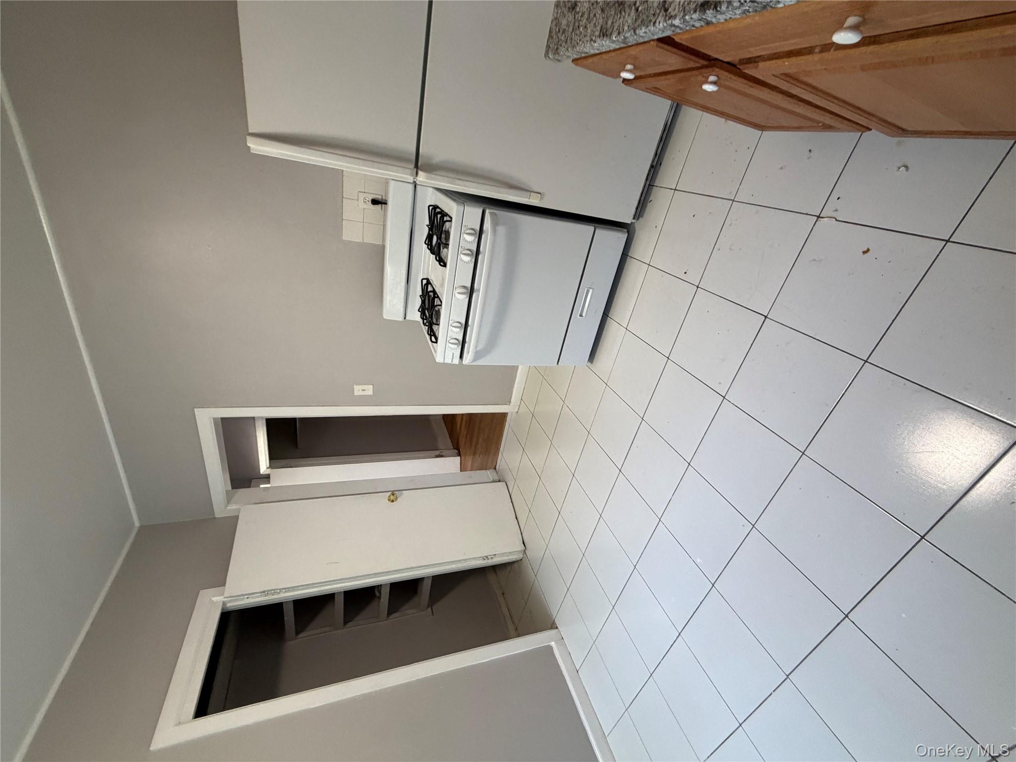 #4 photo, 25 Cliff Street, Yonkers , NY 10701