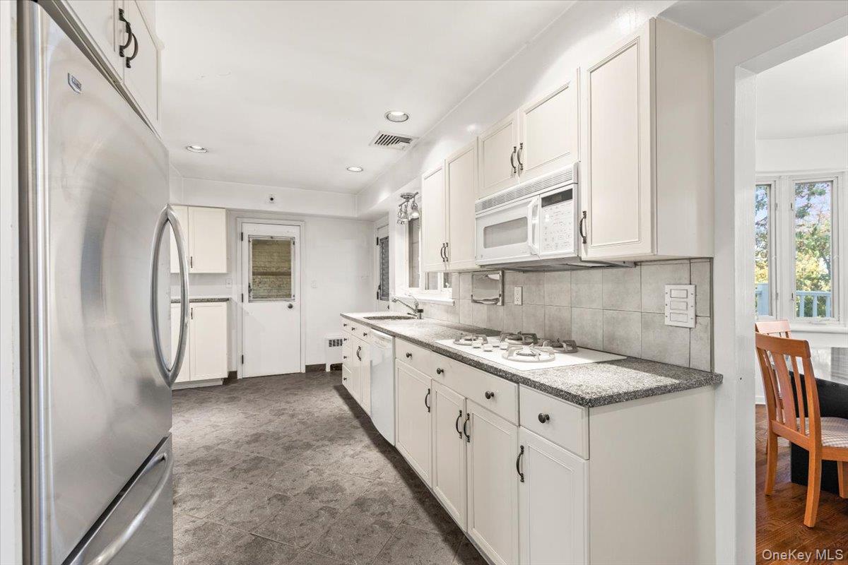 #14 photo, 210 WYNDCLIFF Road, Scarsdale , NY 10583