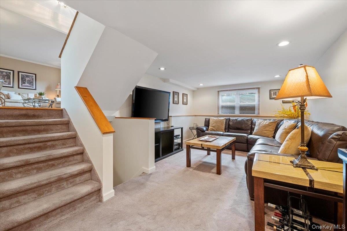 #19 photo, 86 Caffrey Avenue, Bethpage , NY 11714