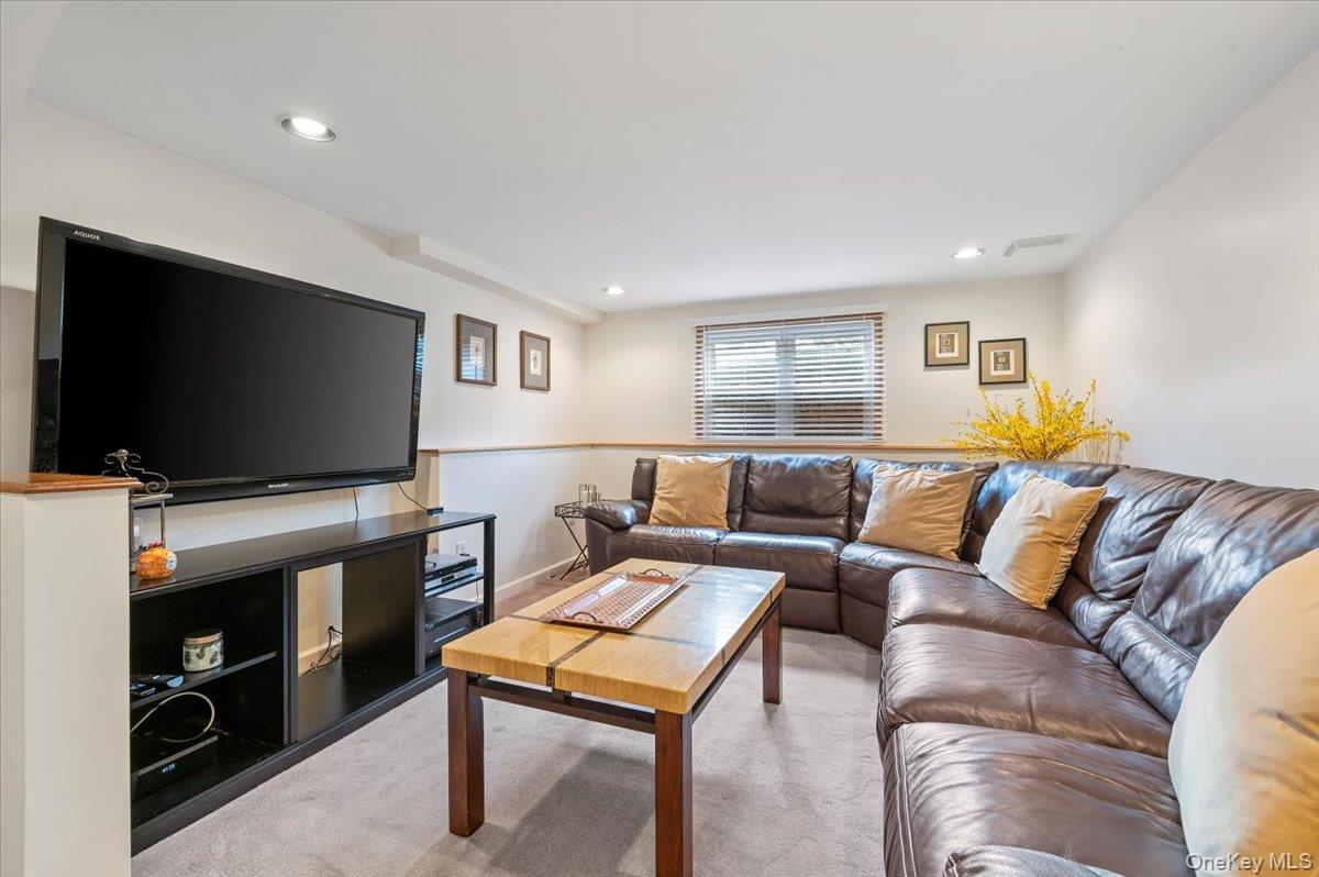 #20 photo, 86 Caffrey Avenue, Bethpage , NY 11714