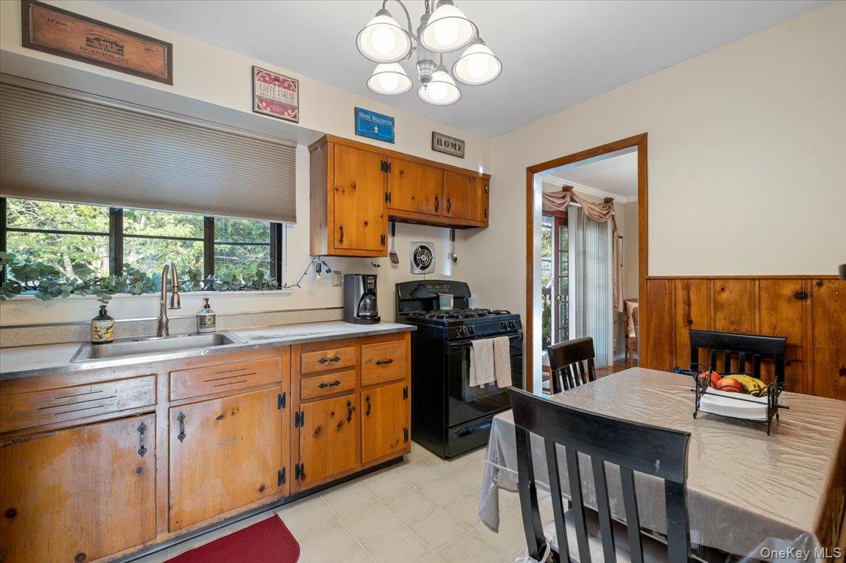 #8 photo, 86 Caffrey Avenue, Bethpage , NY 11714