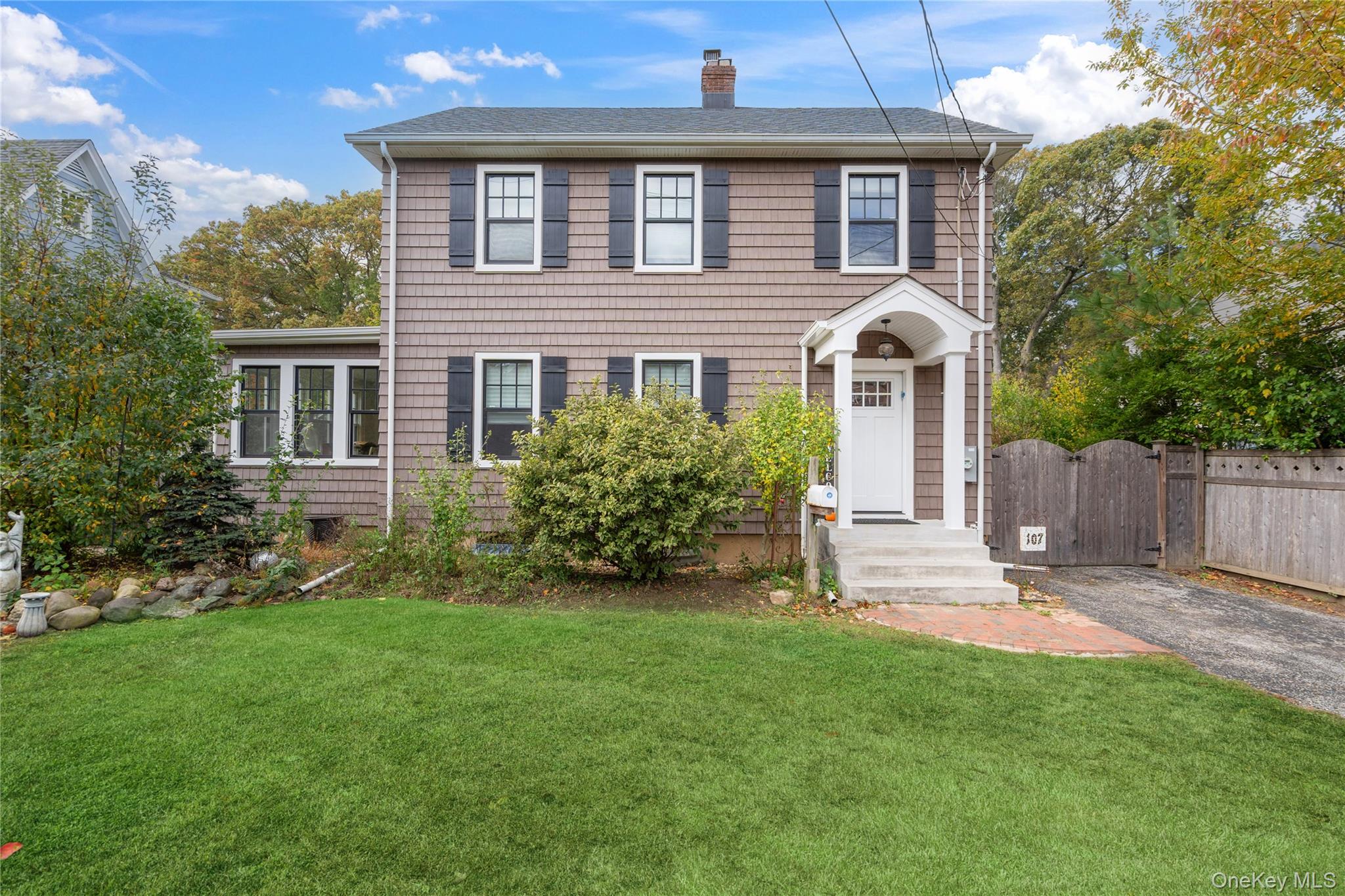 #1 photo, 107 Soundview Road, Huntington , NY 11743