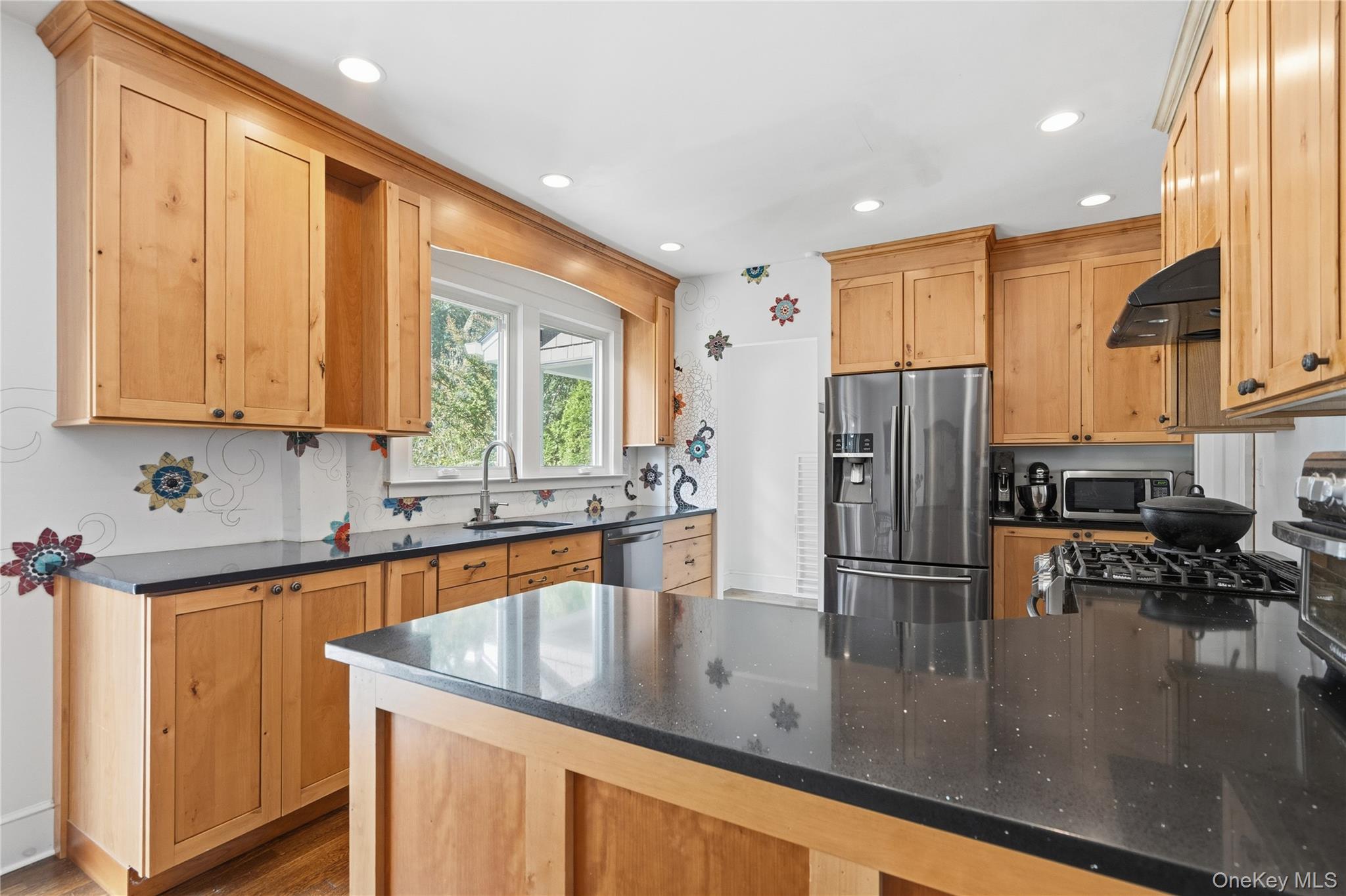 #10 photo, 107 Soundview Road, Huntington , NY 11743