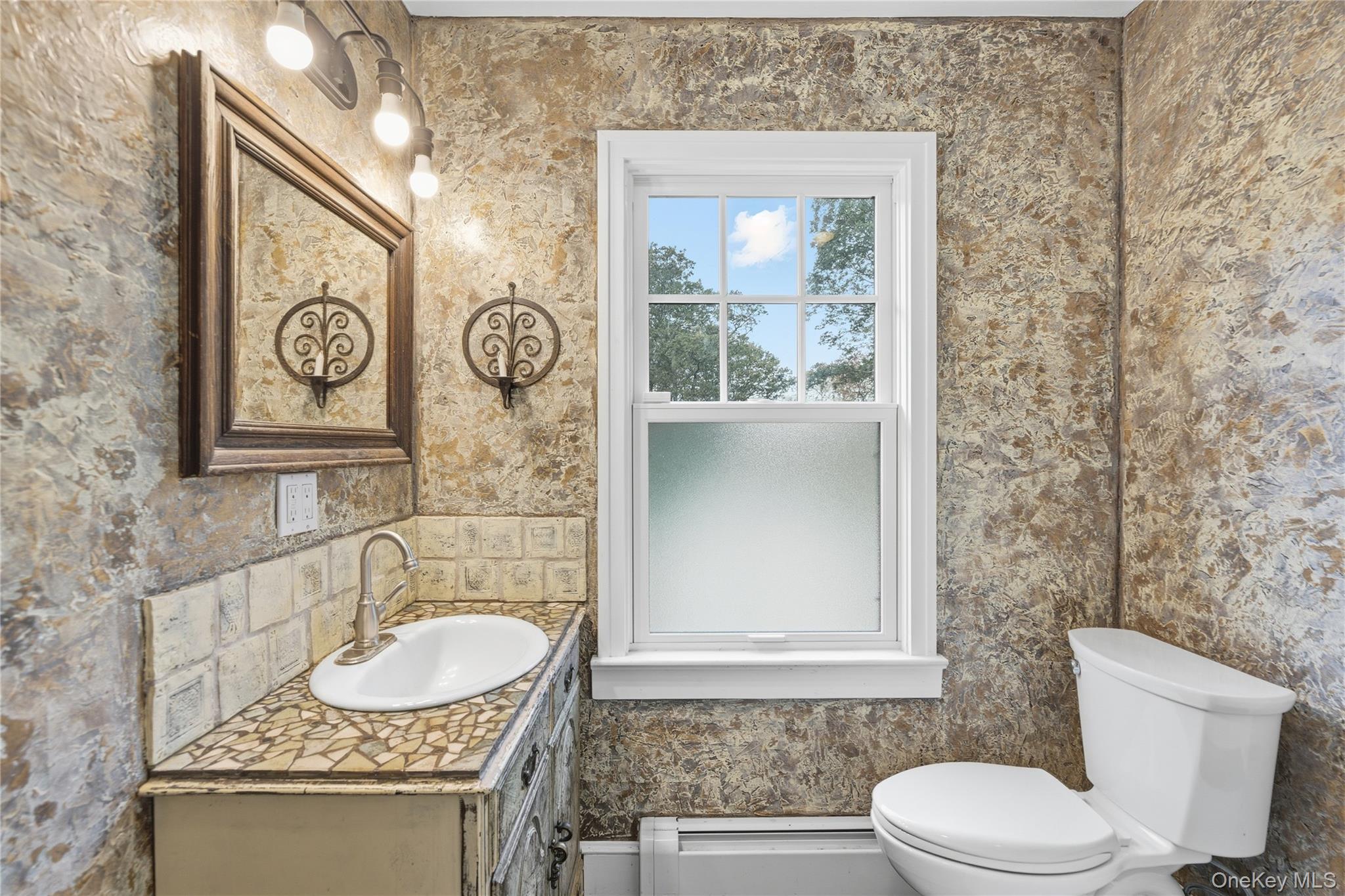 #19 photo, 107 Soundview Road, Huntington , NY 11743