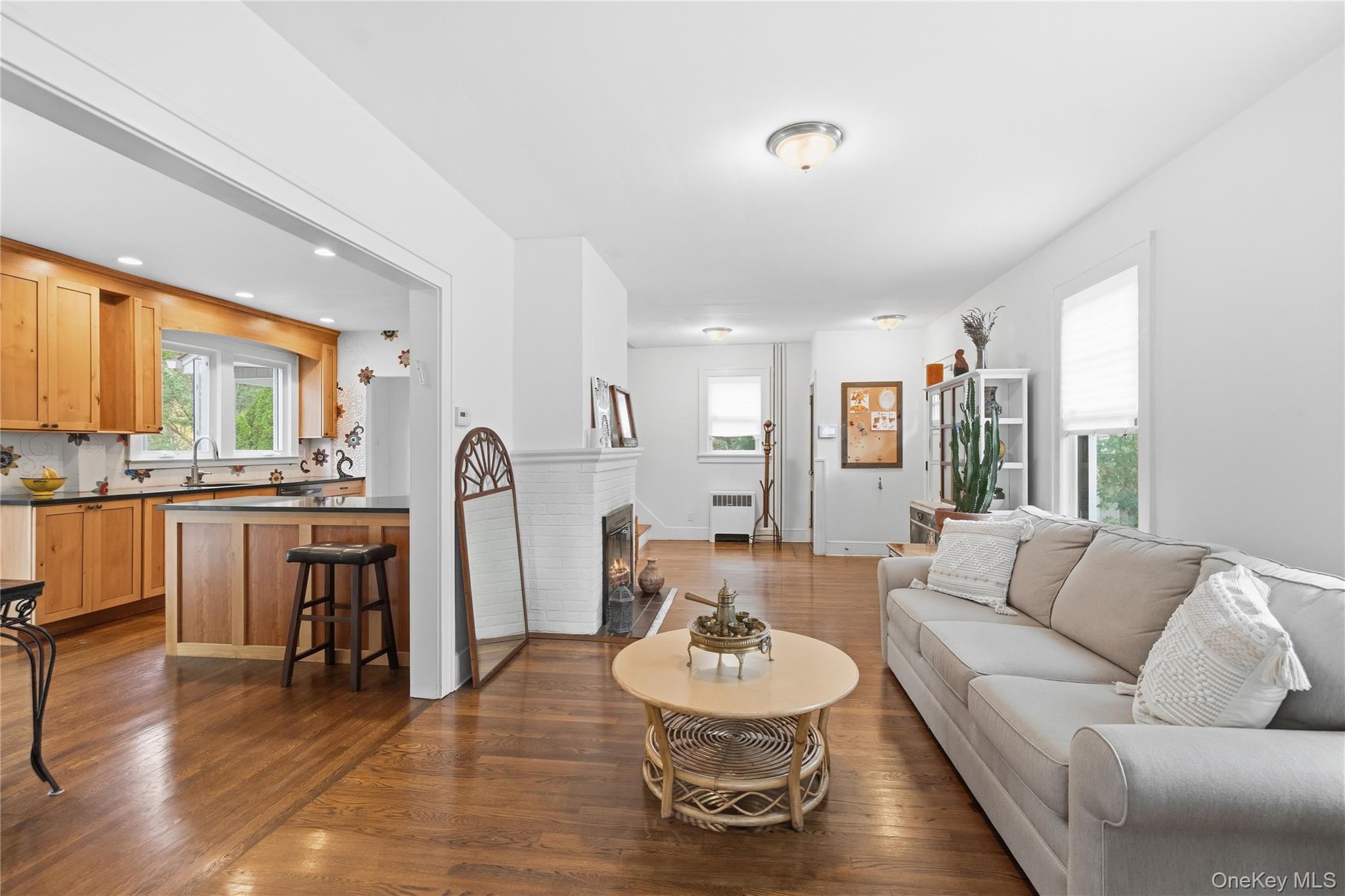 #4 photo, 107 Soundview Road, Huntington , NY 11743