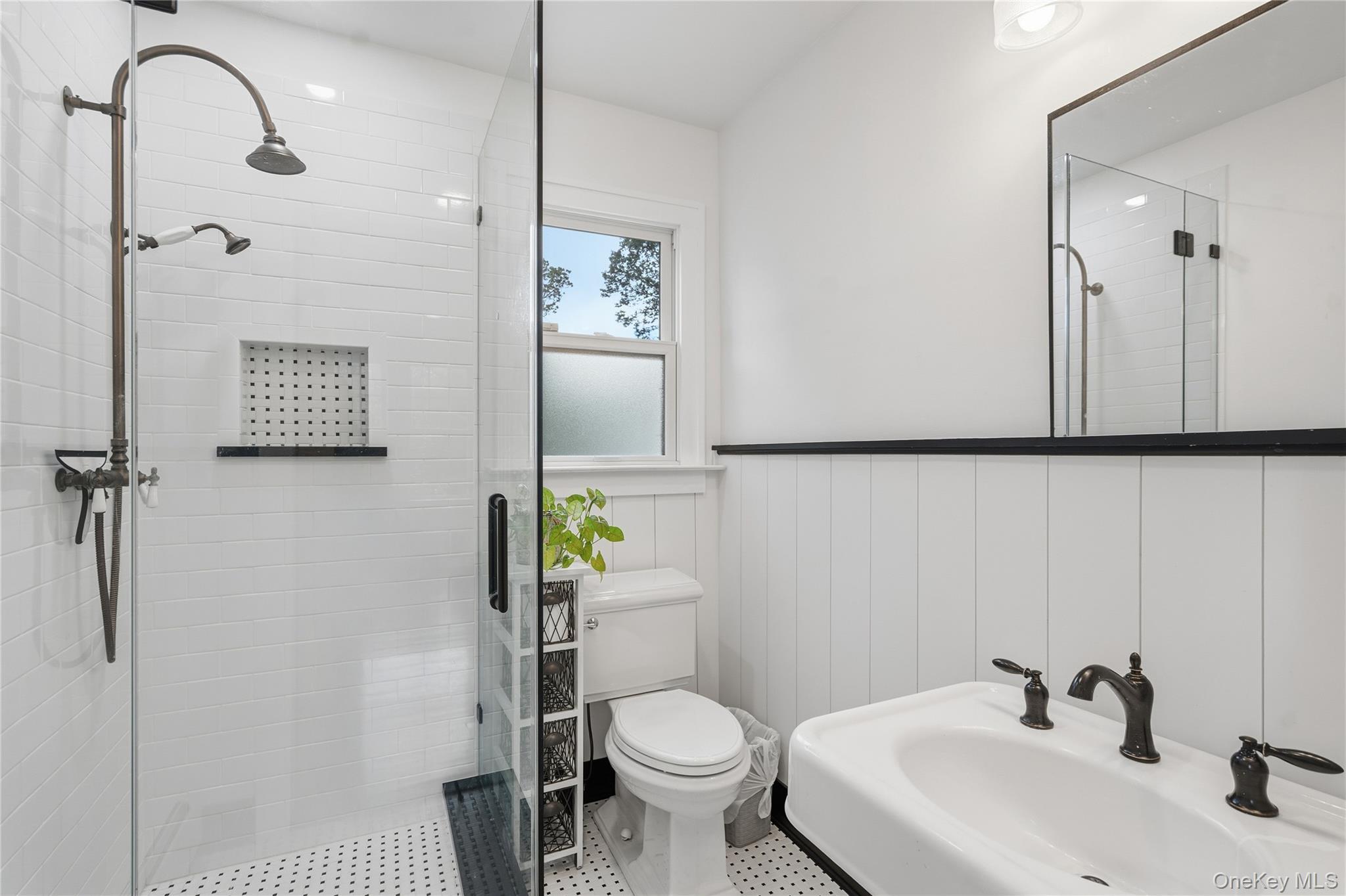 #7 photo, 107 Soundview Road, Huntington , NY 11743