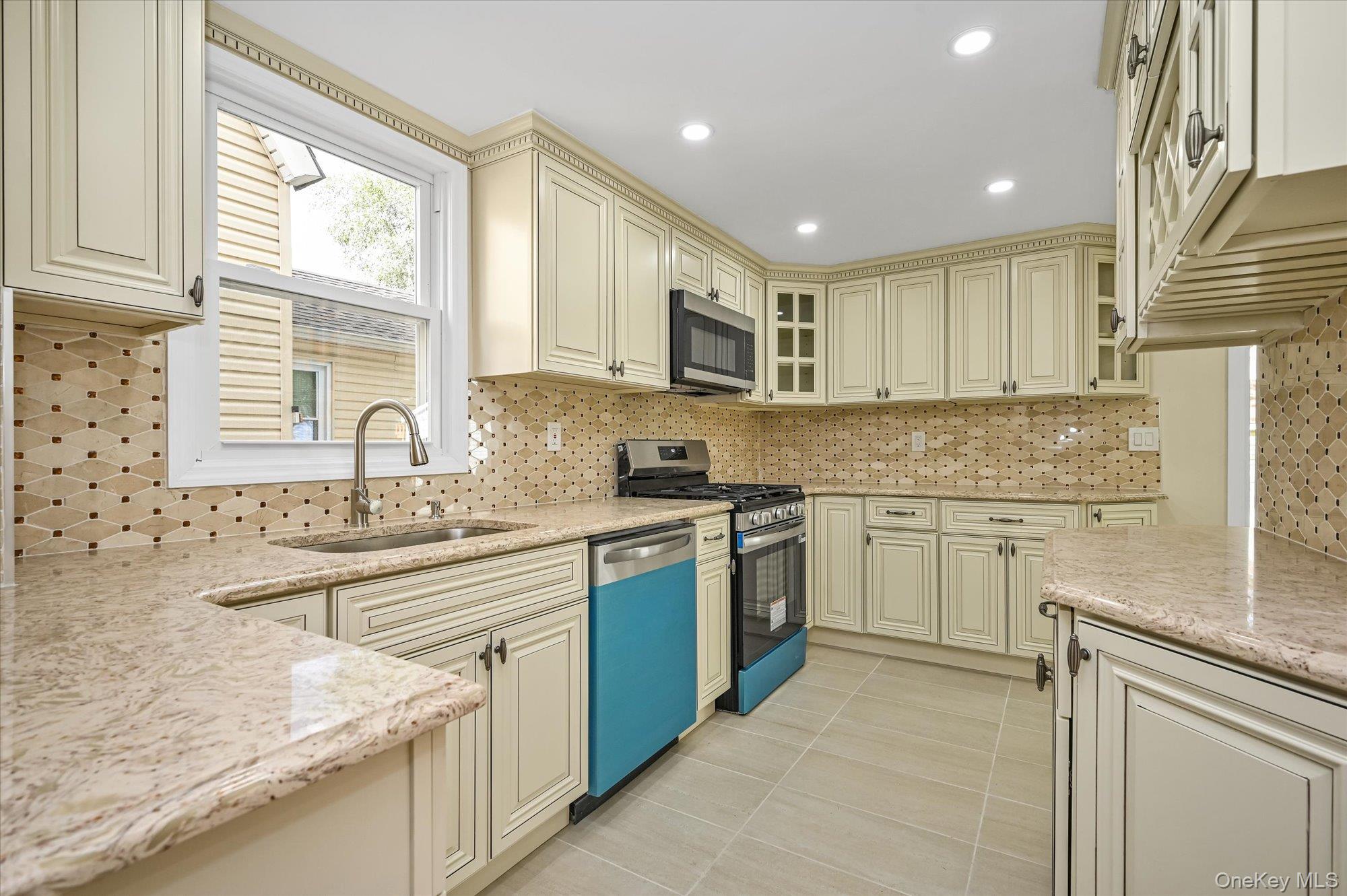 #10 photo, 115-37 197 Street, Saint Albans , NY 11412