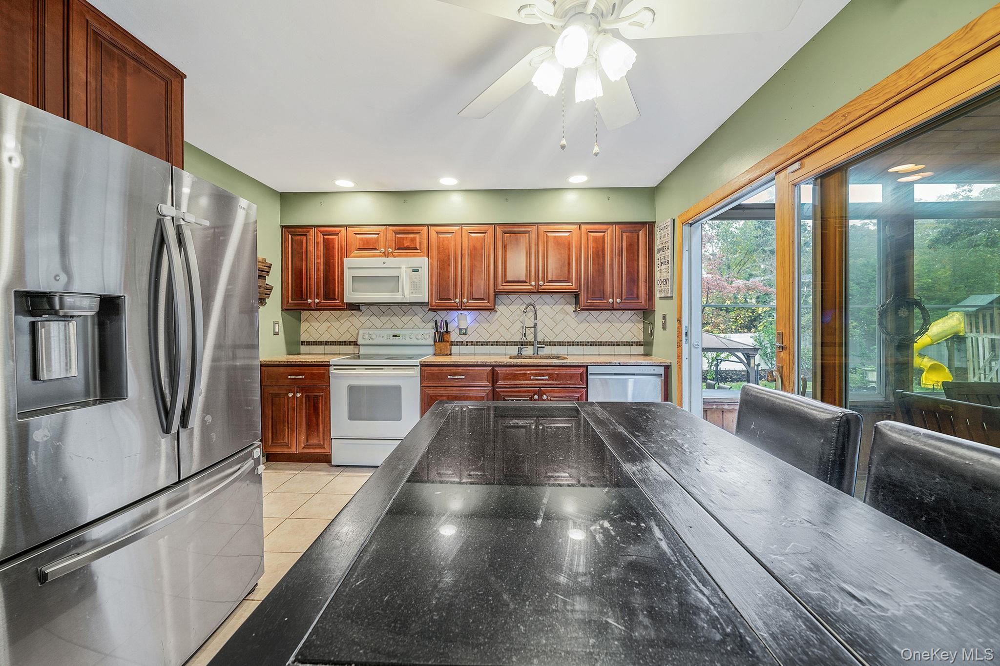 #11 photo, 4 Court Street, サフォーク郡 Selden , NY 11784