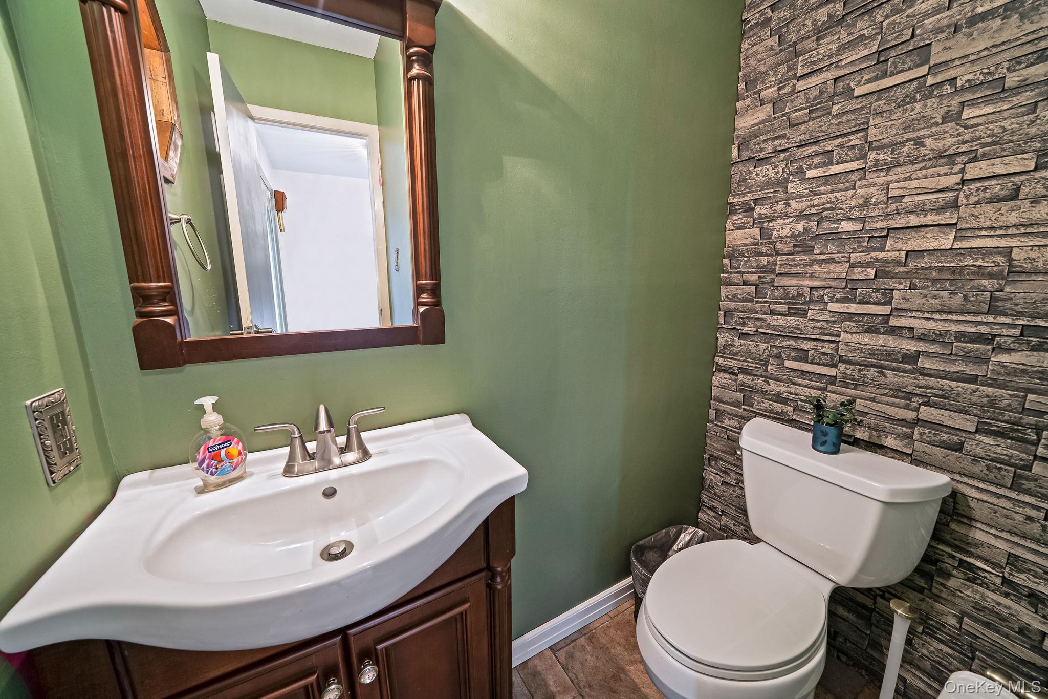 #13 photo, 4 Court Street, サフォーク郡 Selden , NY 11784