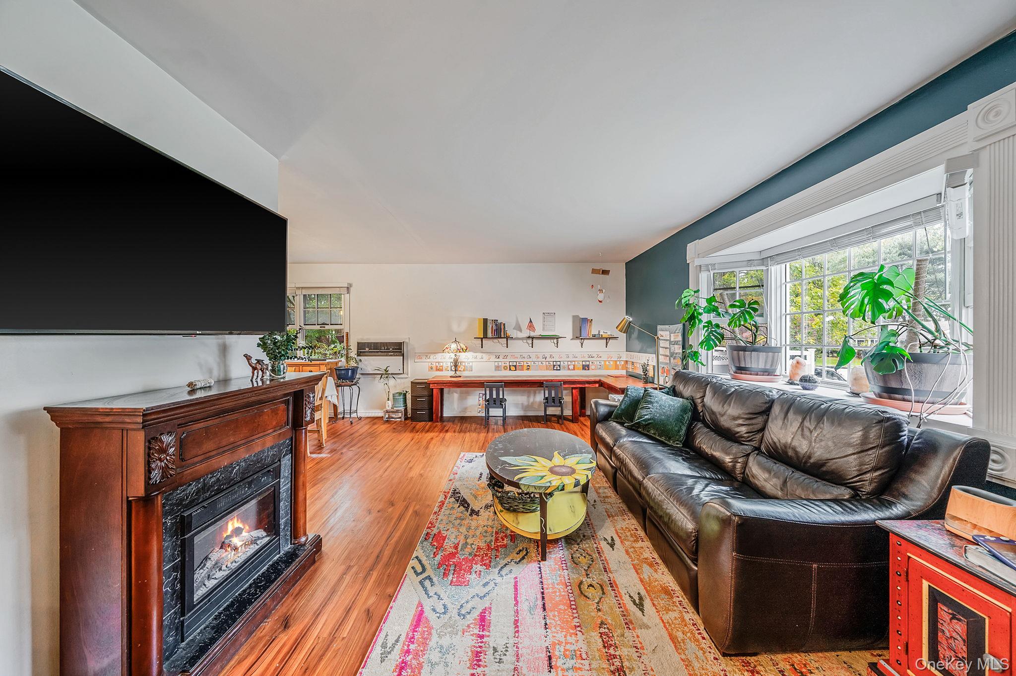 #7 photo, 4 Court Street, サフォーク郡 Selden , NY 11784