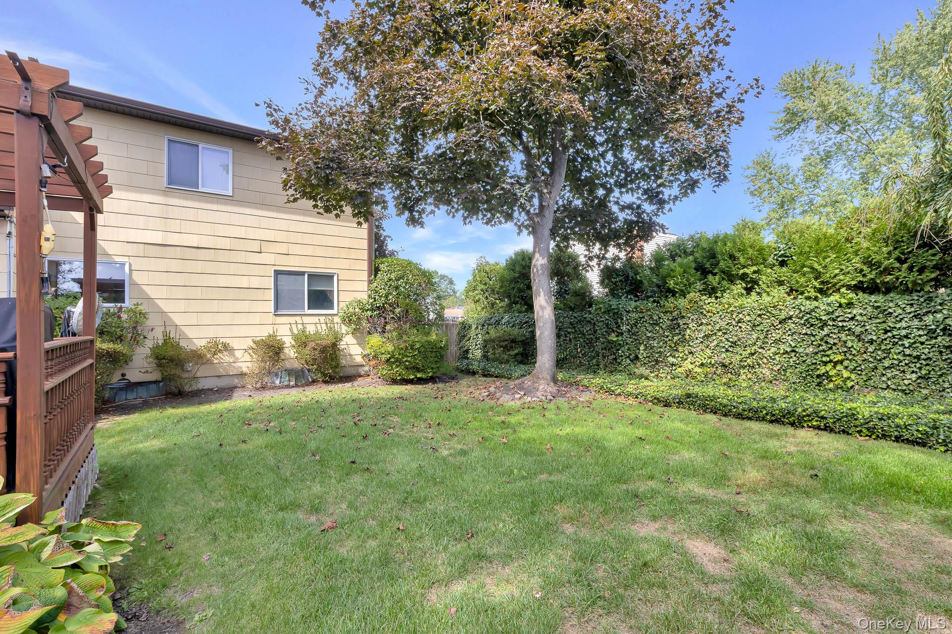 #10 photo, 27 Bruno Lane, Dix Hills , NY 11746