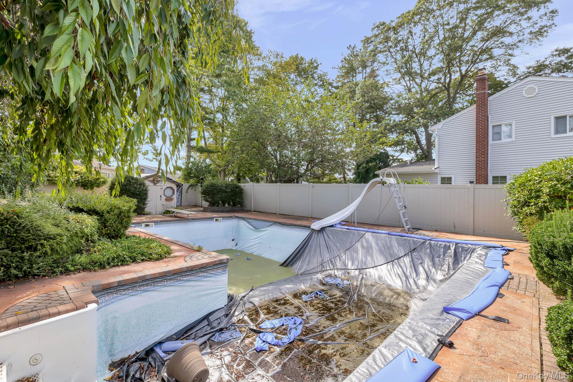 #11 photo, 27 Bruno Lane, Dix Hills , NY 11746