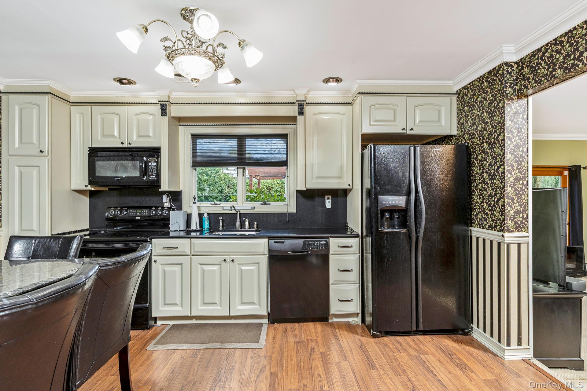 #17 photo, 27 Bruno Lane, Dix Hills , NY 11746