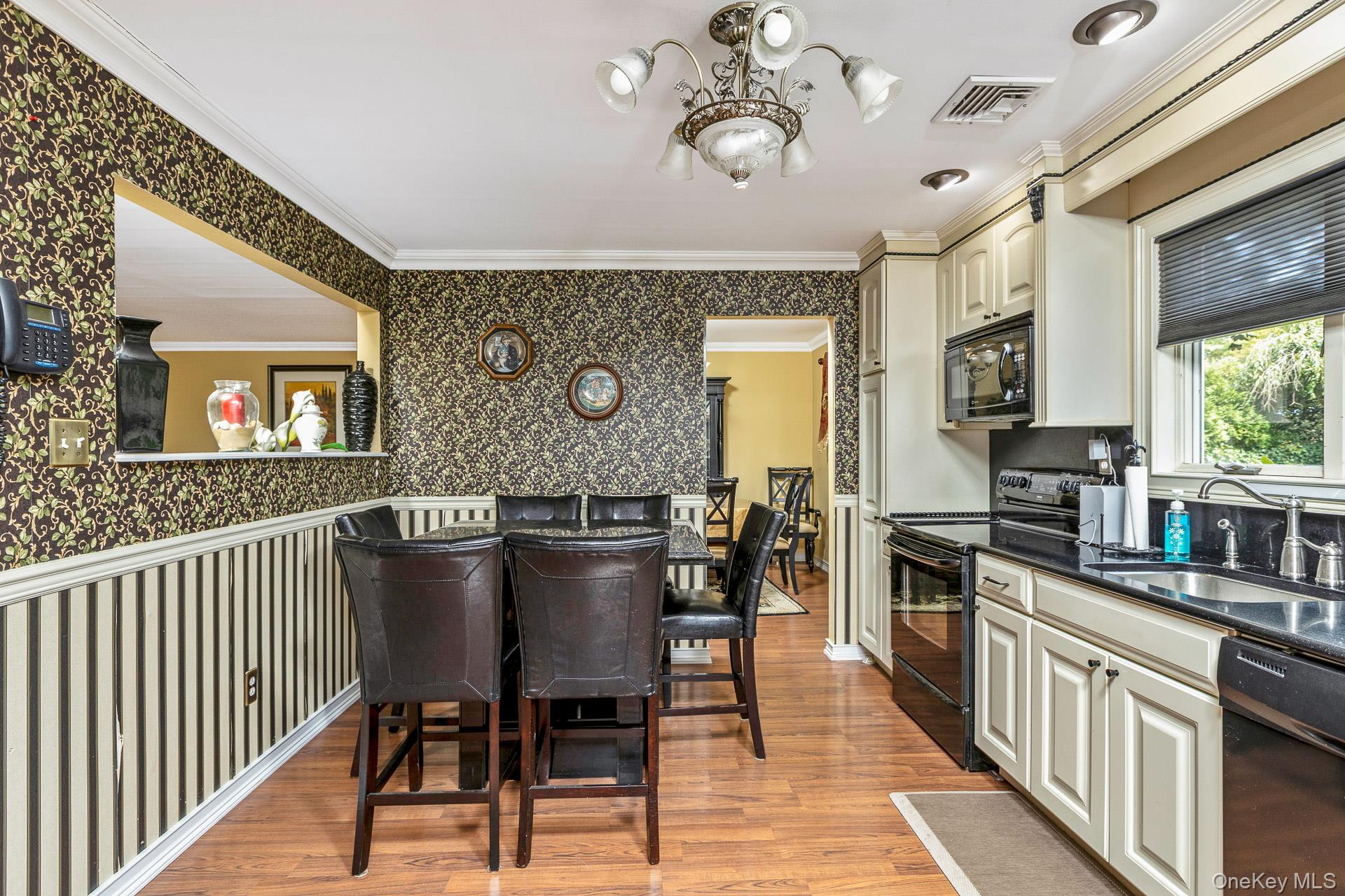 #18 photo, 27 Bruno Lane, Dix Hills , NY 11746